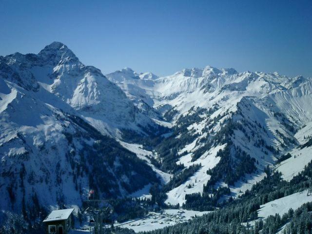 Walliser Stube Aparthotel Mittelberg Exteriör bild