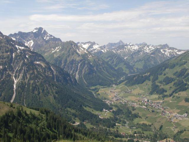 Walliser Stube Aparthotel Mittelberg Exteriör bild